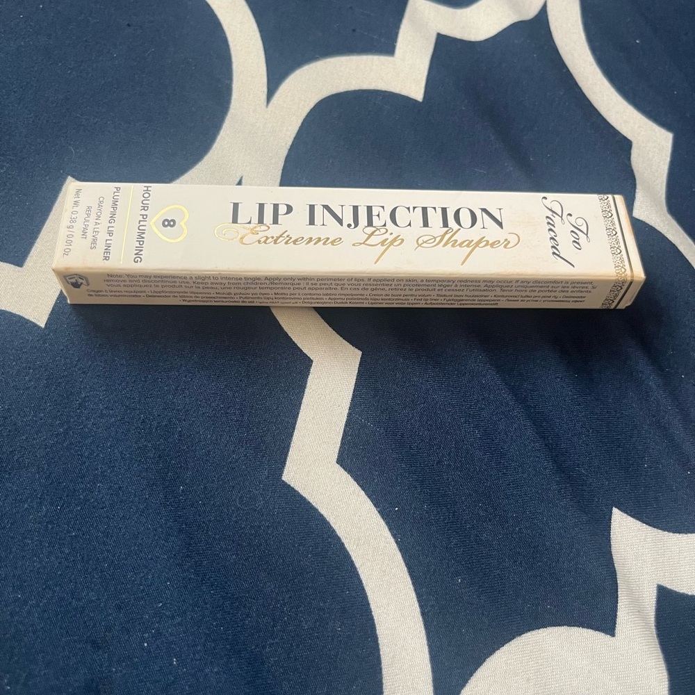Too Faced Lip Injection Extreme Lip Shaper - White and Gold Box